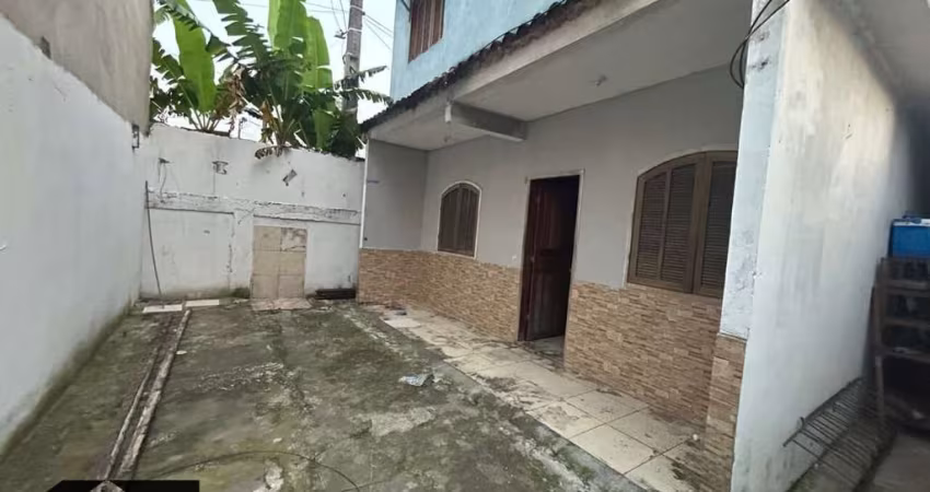 Casa com Quintal em  Parque Mambucaba, Angra dos Reis
