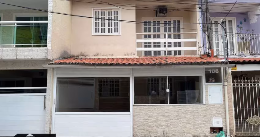 Casa de 3 quartos à venda no condomínio beija-flor 2, cosmorama - mesquita/rj