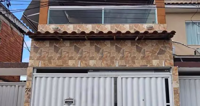 Casa independente, excelente acabamento – 2 quartos e varanda