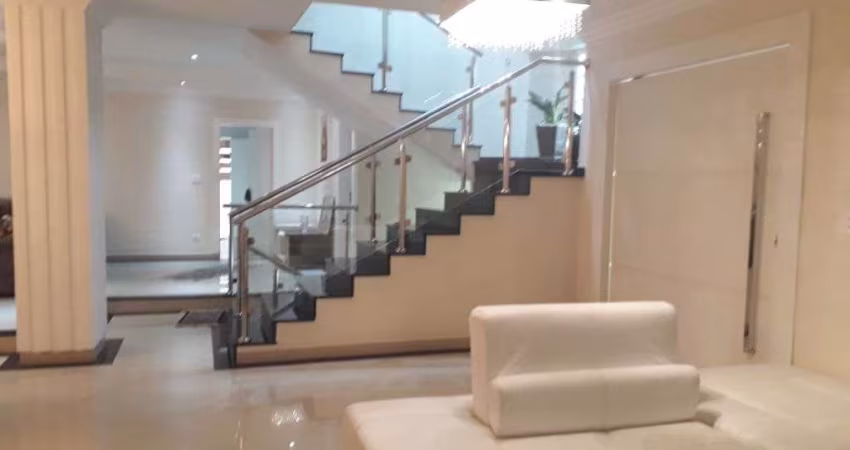 Sobrado à venda com 400m², com 3 suítes City Bussocaba - Osasco