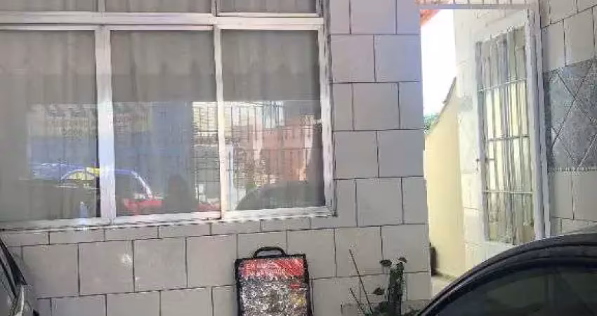 Casa terrea com 2 dormitorios e churrasqueira na varanda em Osasco