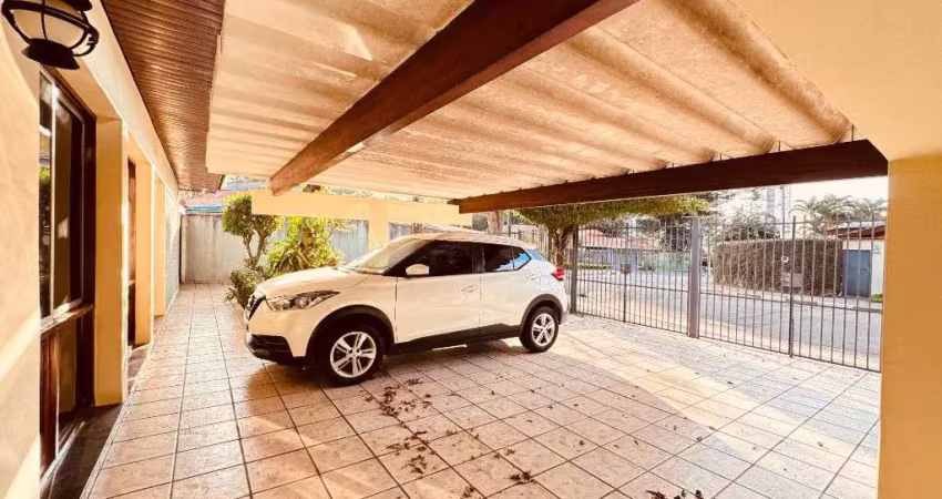 Casa magnífica no Parque Continental - 3 dormitórios, suíte, churrasqueira e 6 garagens