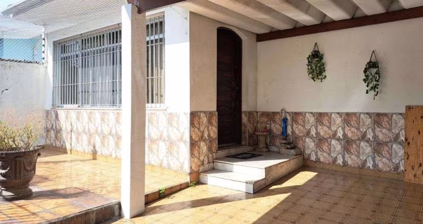 Casa à venda em Presidente Altino, Osasco: 3 dormitórios, suíte, quintal!