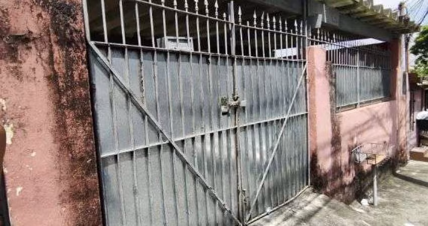 Casa à venda em Umuarama, Osasco - 4 dormitórios e quintal espaçoso!