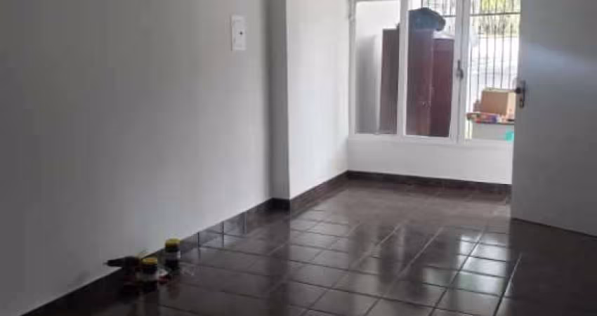 Casa para alugar com 3 dormitórios e suíte no Parque Continental, São Paulo
