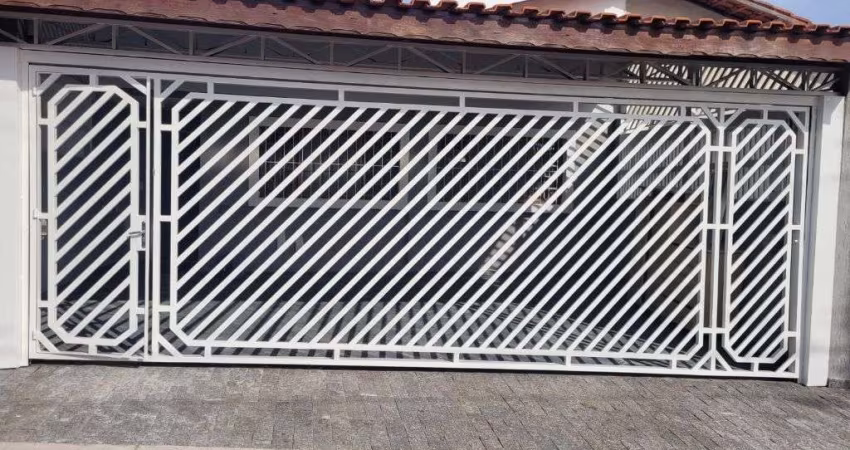 Casa térrea com 2 suítes e 3 vagas de garagem no Parque Continental