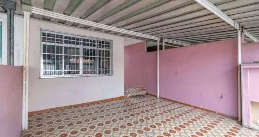 Sobrado à venda no Jaguaré, São Paulo: 3 dormitórios, suíte e 2 vagas de garagem