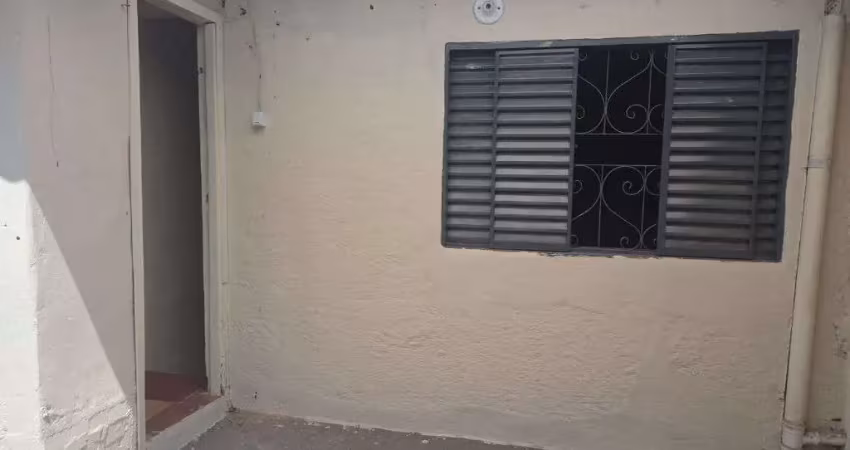 Casa com 2 quartos para alugar na Vila Yara, Osasco 