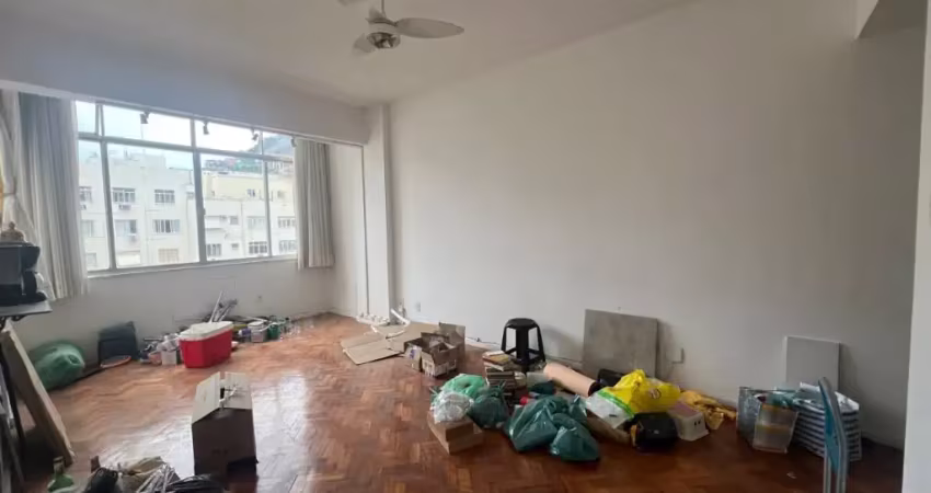 Copacabana junto metro a poucos quarteirões da praia