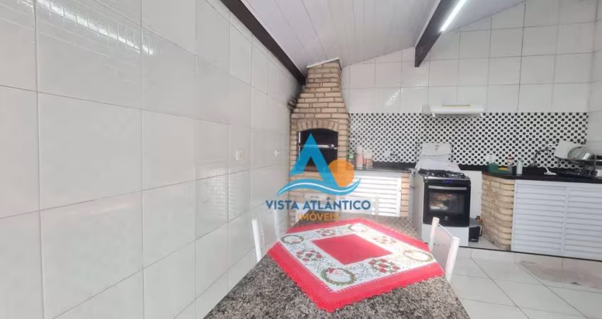 Casa com 2 dormitórios à venda, 115 m² por R$ 590.000,00 - Maracanã - Praia Grande/SP