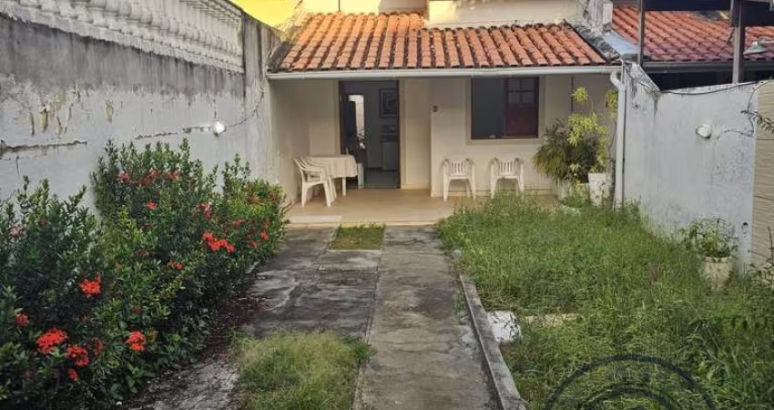 Casa para Venda em Lauro de Freitas, Vila Praiana, 2 dormitórios, 1 suíte, 1 banheiro, 2 vagas