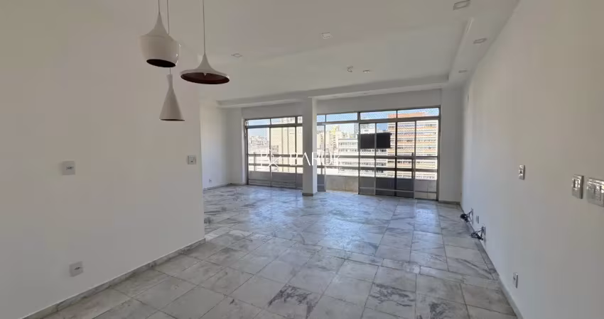 Centro, 4 quartos, varanda, dce, garagem,  elevador. excelente localização.