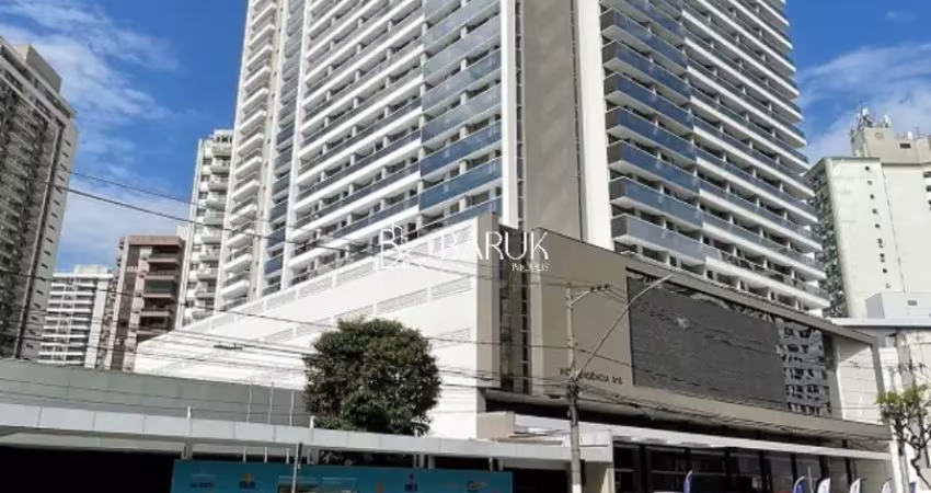 Centro, studio mobiliado com área de lazer completa,  portaria 24 hs e elevadores.