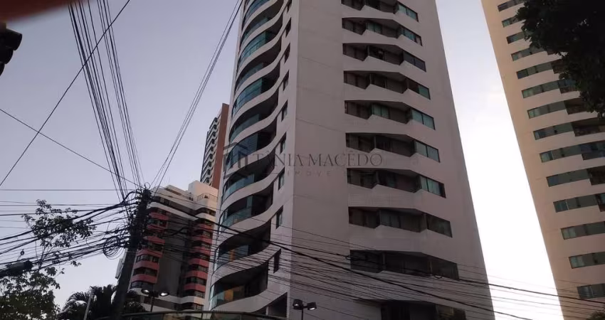 Apartamento à venda com 170m², 4 dormitórios (sendo 2 suítes),  sala ampla, varanda, 3 vagas, Boa V
