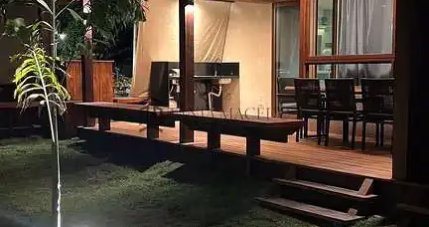 Flat à venda com 85m2, 2 dormitórios, sendo 1 suíte, sala, cozinha, área de serviço e deck externo
