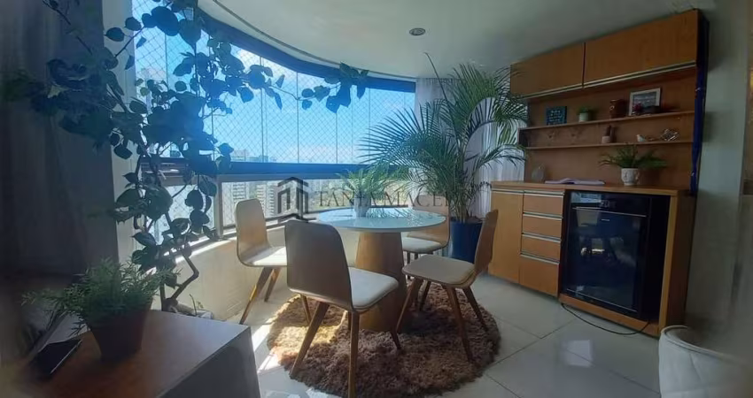 Apartamento à venda com 124m², 3 quartos sendo 2 suítes e 2 vagas no Edf. Estação das Ubaias, Casa