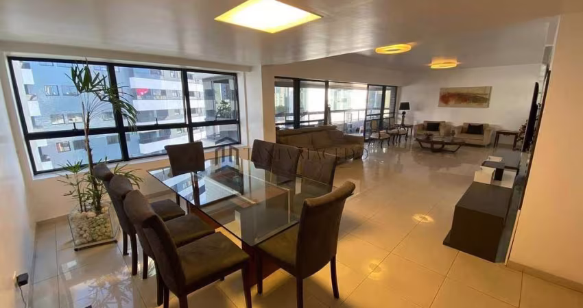 Apartamento 1 por Andar, 4 Dormitórios sendo 2 suites, 275m² , excelente locaçização à venda, Graça