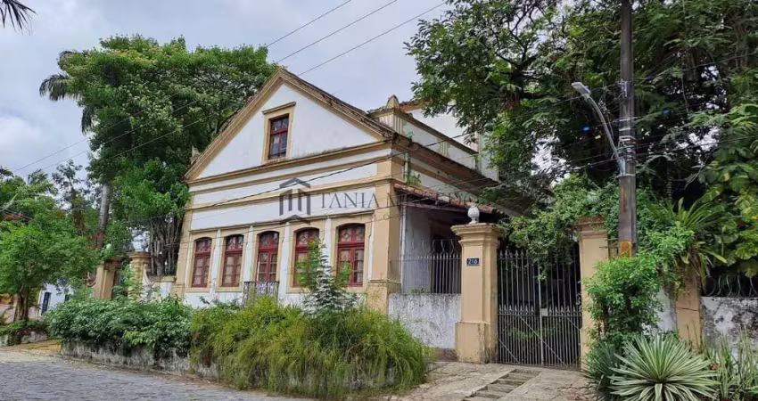 Casa histórica  à venda estilo colonial,5 dormitórios, 780m² de área útil, um jardim magnifico -poç