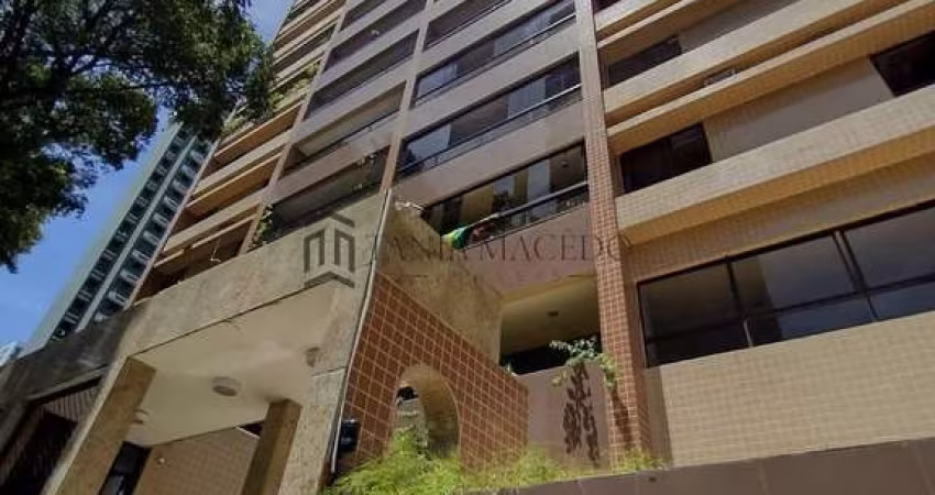 Apartamento à venda, 3 Suites, 152m² de área útil, 2 vagas de garagem na melhor rua do Espinheiro,