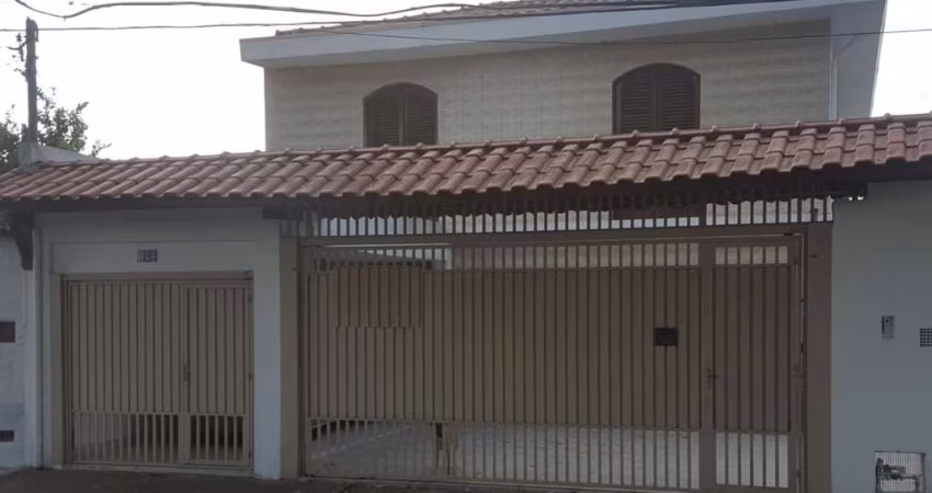 Sobrado para venda com 4 quartos, sendo 1 suíte, 235m²