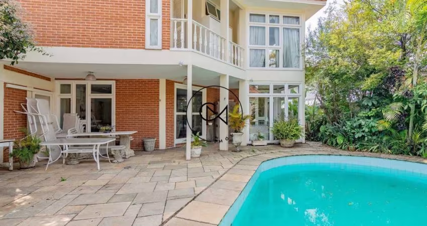 Casa Alto Padrão com muito espaço, 406 m2, p/ Venda em Alto de Pinheiros, SP