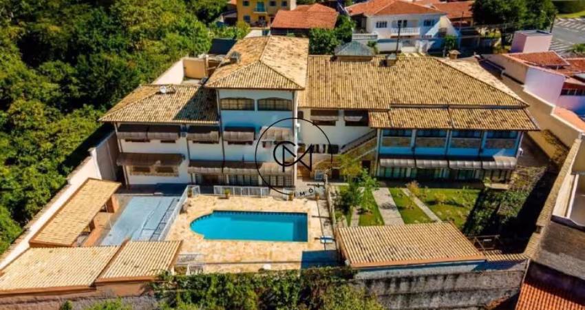 Casa antiga e Luxuosa no Parque Jatibaia - 1000m² - 7 suítes e vaga p/ 20 carros