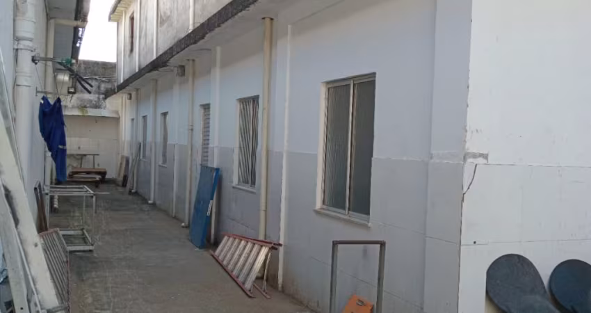 VENDO GALPAO + 3 CASAS