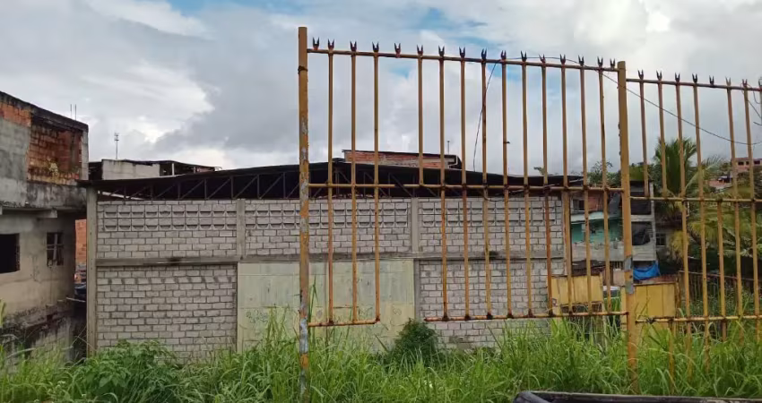 Vendo galpão  em paripe com aprox.  270m ²  de área construída e    525m² de terreno