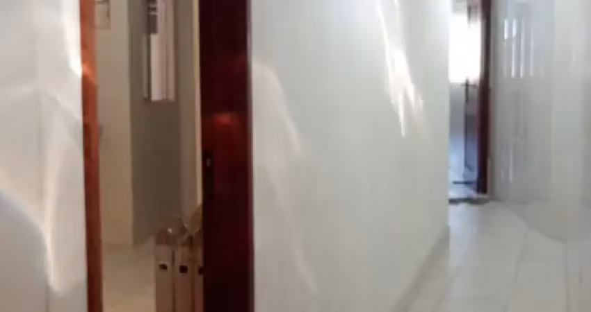 Alilugo kitnet na ladeira da soledade 30 metros 2 andar escada