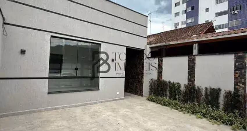Casa geminada no bairro do canto do forte - praia grande
