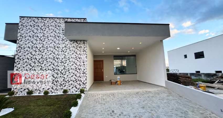 Linda casa nova à venda