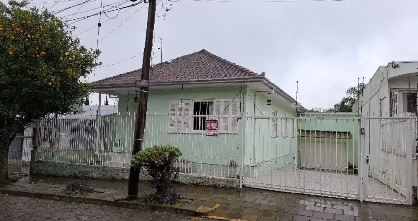 Casa com 3 quartos à venda na PRÓXIMO A UCS, Petrópolis, Caxias do Sul