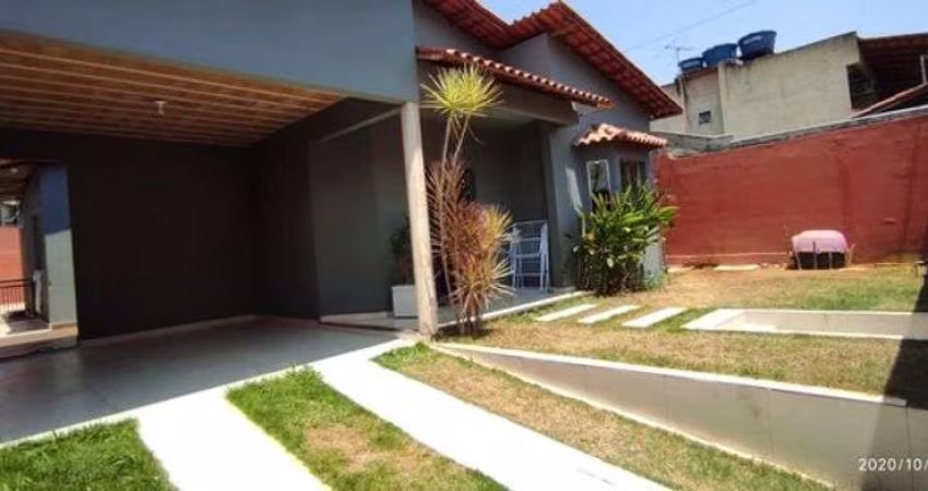 Casa B. Cidade Nova. Cód. K092, 3 qts/suíte, 135 m², 3 vgs , quintal. Região de Ipatinga