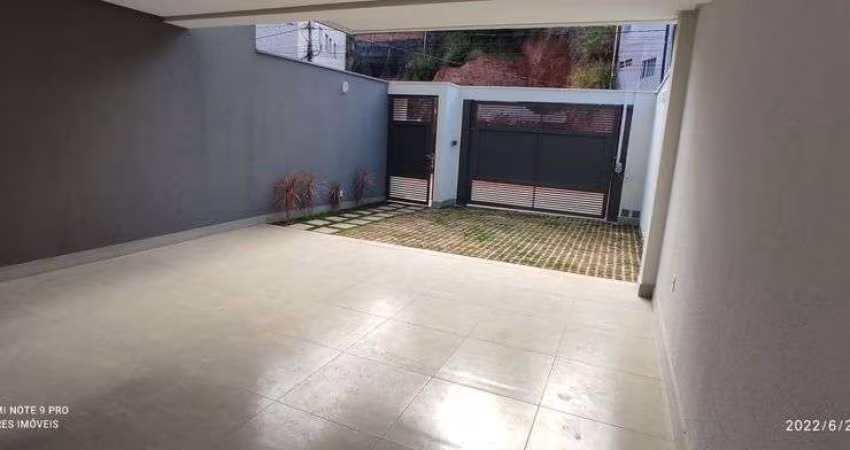 Casa Região de Ipatinga, Bairro Cidade Nova. Cód. K191. Quintal e 4 vagas garagem