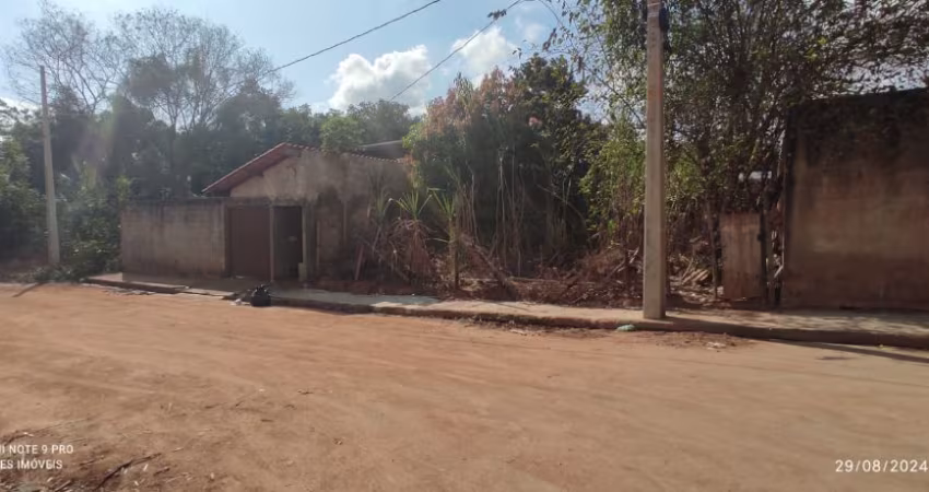 Lote Bairro Jardim Vitória, Cód. L057 240 m², dev. Registr. Perto da avenida. Região de Ipatinga