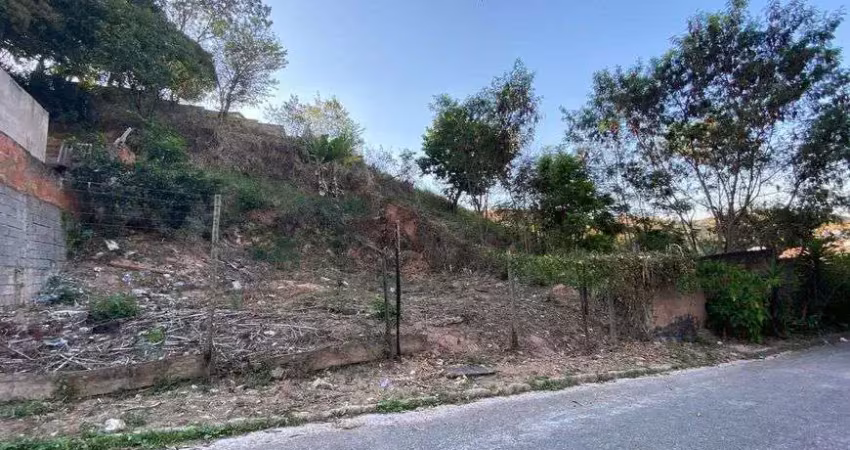Lote cód. l072 plano no bairro bom jardim. excelente localização. 402 m². região de ipatinga - mg.