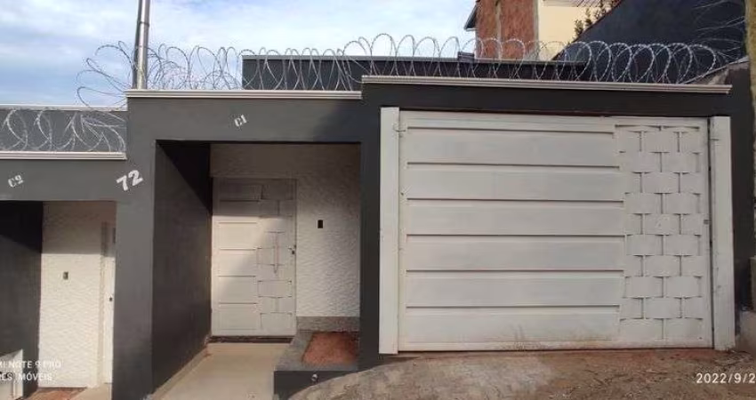 Casa Cód. K142, Meio lote, garagem dois carros, quintal Região de Ipatinga, Bairro Parque Caravelas
