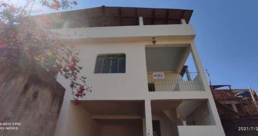 Casa em Ipatinga, Cód. K172, Bairro Veneza. Quintal enorme, jardim, Perto centro da cidade.