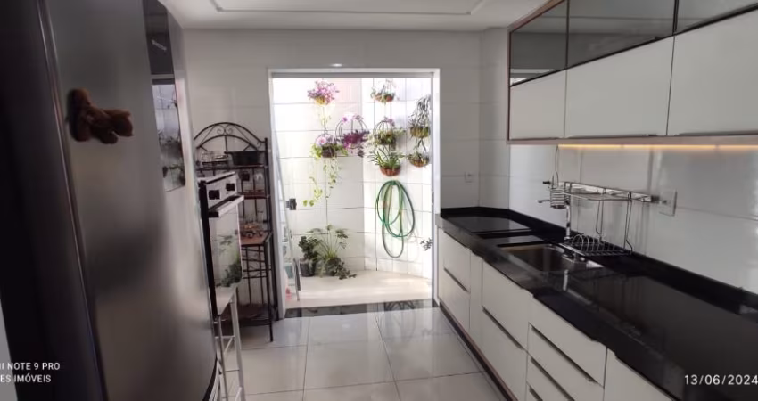 Casa Região de Ipatinga, B. Cidade Nova. Cód K226 Usina fotovoltaica inst,. Sac gourmet 12 m², 2 vgs.