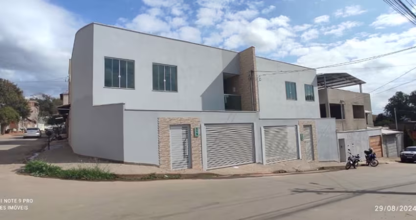 Casa Bairro. Cód. K229. 3 qts/suíte, Área gourmet, perto da avenida principal e da escola. Região de Ipatinga