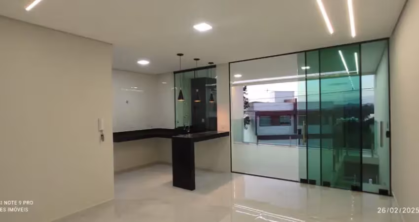 Casa bairro cidade nova. cód. k236, 3 qts/suite, clarabóia, sacada com área gourmet, 2 vgs. região de ipatinga.