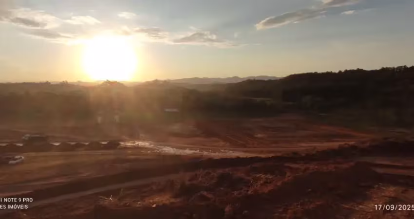 Lançamento lote bairro cidade jardim. cod. l107. 300 m². financiamento próprio. região de ipatinga. entrada 10% e restante 168 meses.