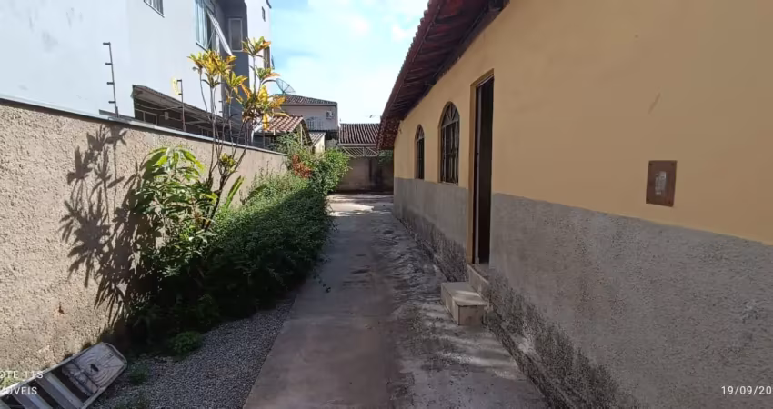 Casa em ipatinga, cód. k240. b; jardim panorama. 4 quartos, 174 m². quintal e jardim. perto da avenida e do parque ipanema