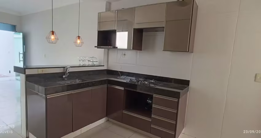 Casa bairro cidade nova, região de ipatinga, 2 qts/suíte, fogão cooktop, box, 82 m², 2 vgs