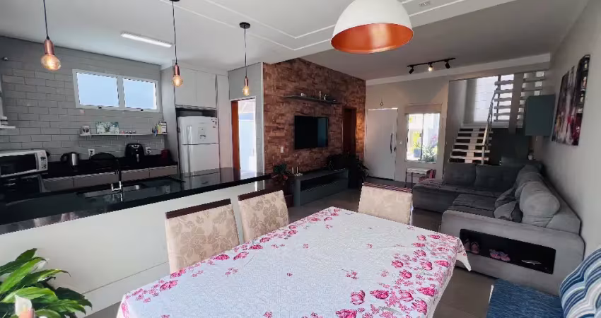Oportunidade - casa em condominio à venda com 3 quartos, 1 suíte e quintal