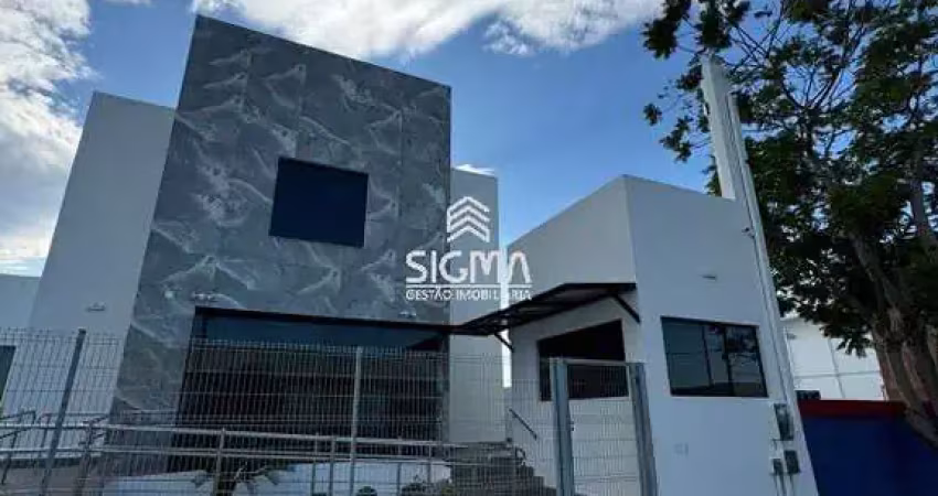 Barracão / Galpão / Depósito com 4 salas para alugar na Rua Rio Comprido, Cabiúnas, Macaé