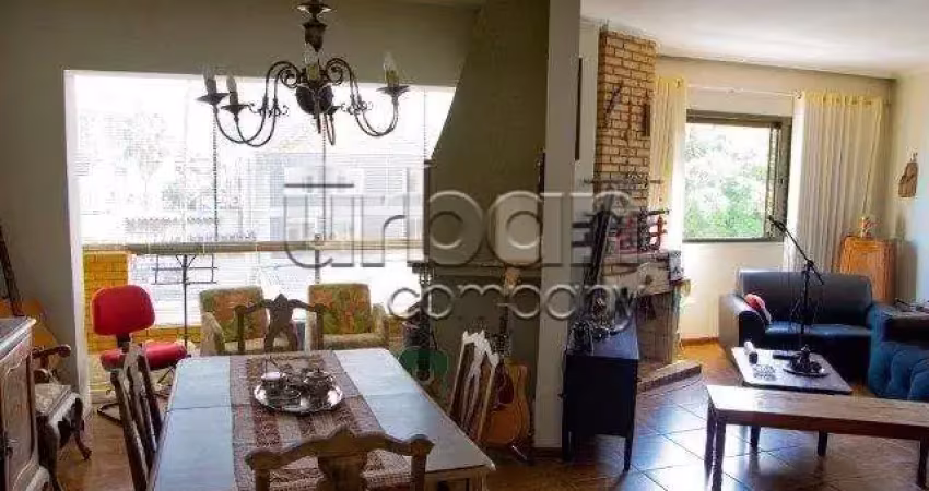 Apartamento com 3 quartos à venda na Avenida Protásio Alves, 3277, Petrópolis, Porto Alegre