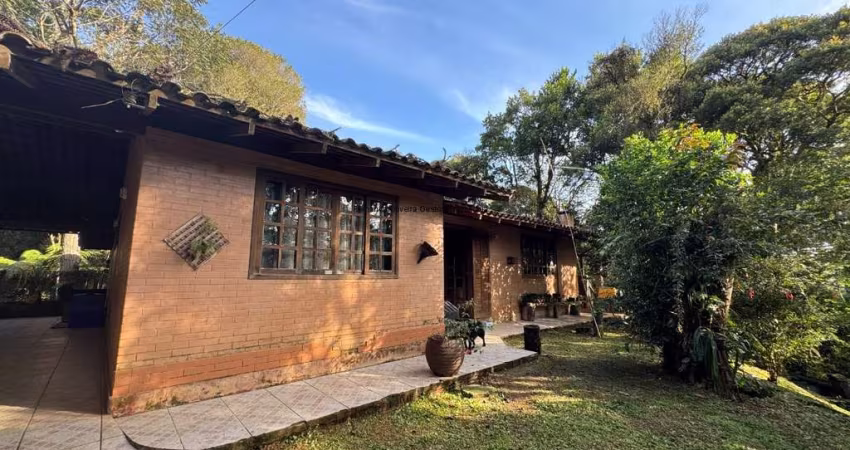 Chácara com 2 casas - Árvores frutíferas e poço