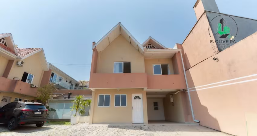 Excelente sobrado triplex em condomínio no São Bráz, 170,00M² privativos;