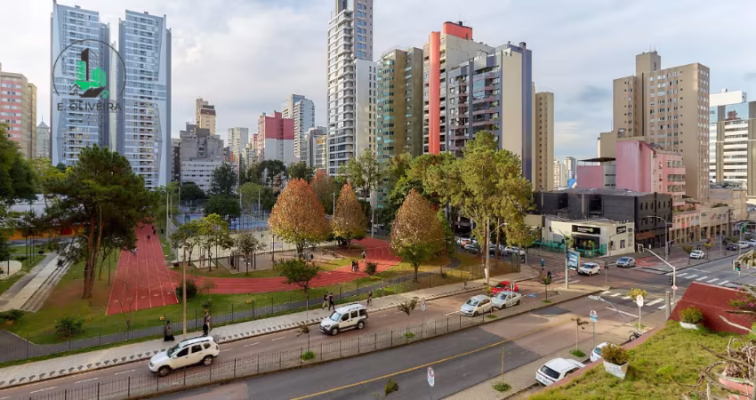 Apartamento com 185,00m² úteis, em frente ao Shopping Curitiba, 4 dormitórios, duas sacadas!